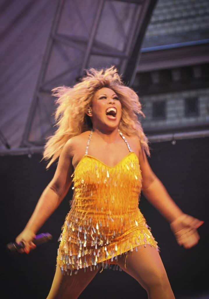 Tina Turner Tribute Band - Typically Tina 1 Tina Turner Tribute Band - Typically Tina 1